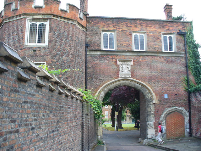 Fragment_of_the_Old_Palace2C_Richmond_-_geograph_org_uk_-_508144
